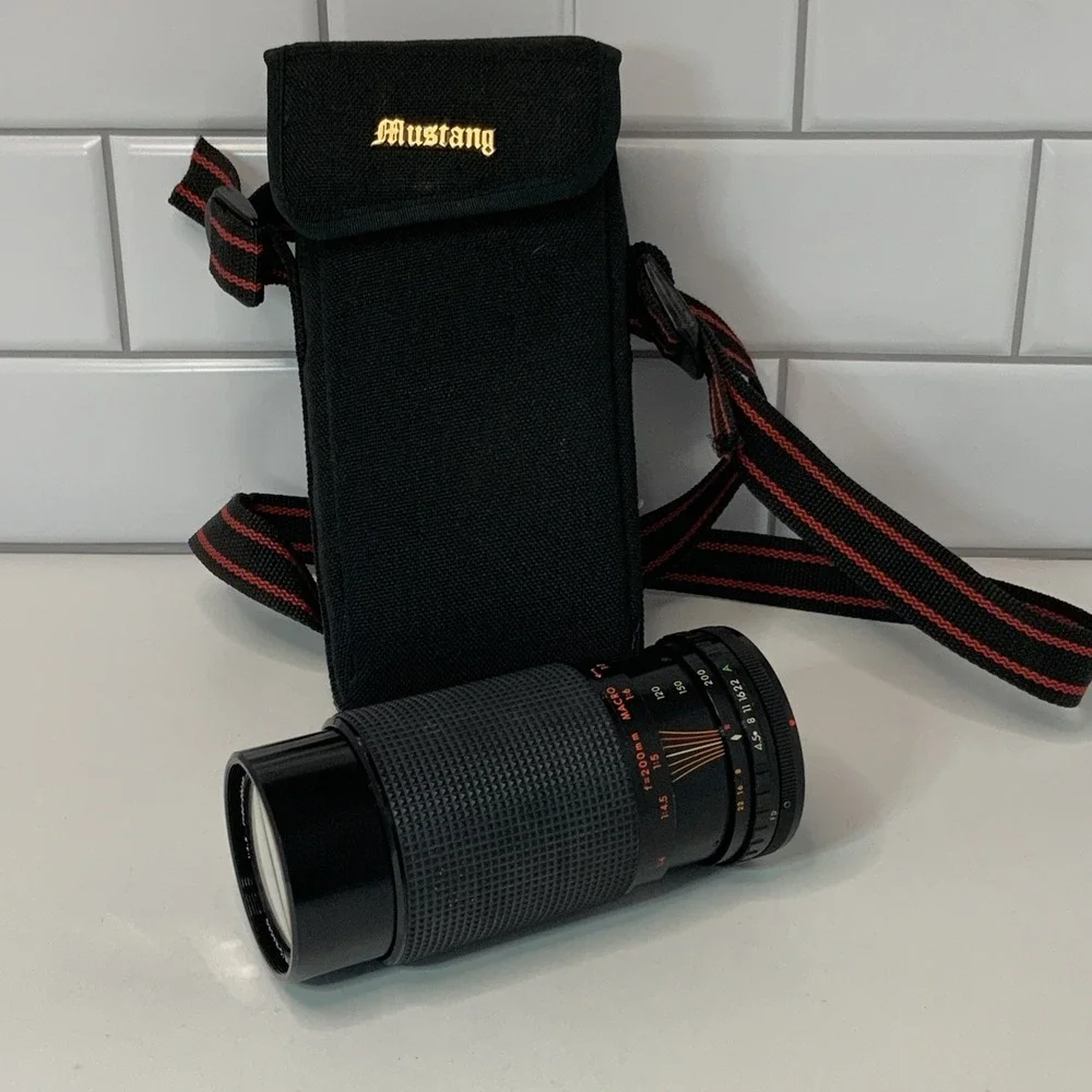Sakar MC Zoom/C Macro 1:4.5 F=80-200 MM Mount Made in Japan 123412 With Mustang